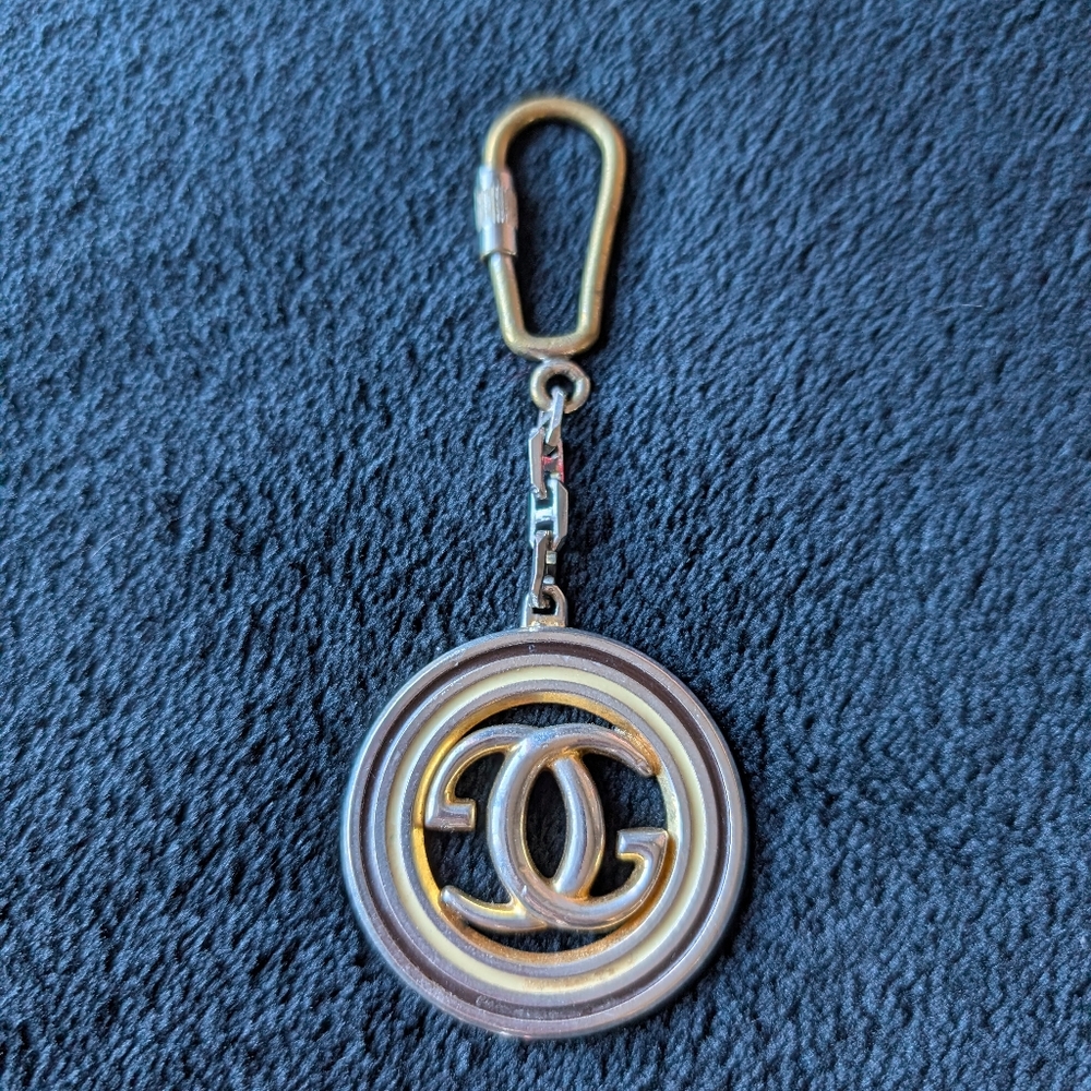 Gucci Gold-Tone Logo Keychain